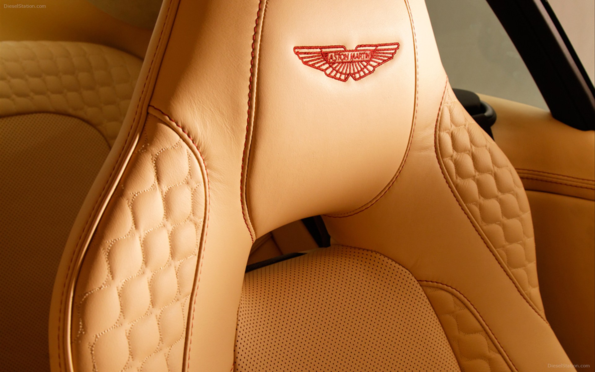 Aston Martin Vanquish 2013